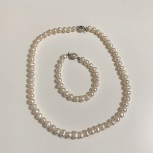 Fresh water pearl necklace and bracelet set